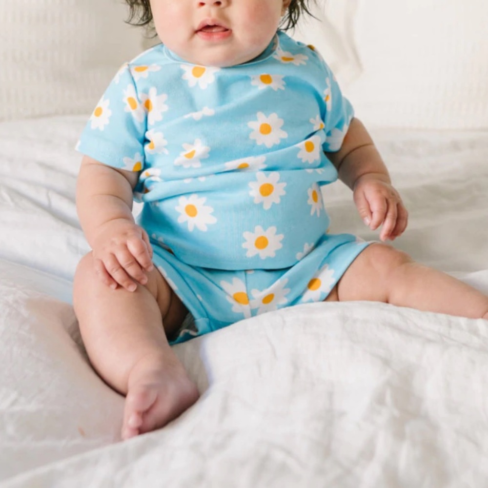 NWT Daisy Shorts Set 12 Months